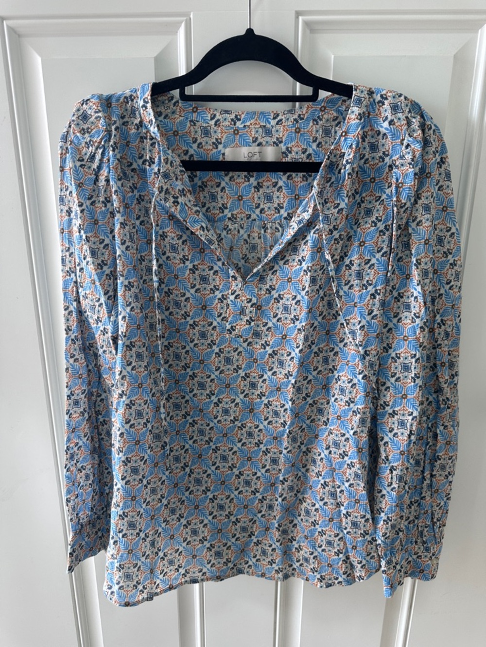 LOFT Blue and White Geometric Floral V-Neck Blouse